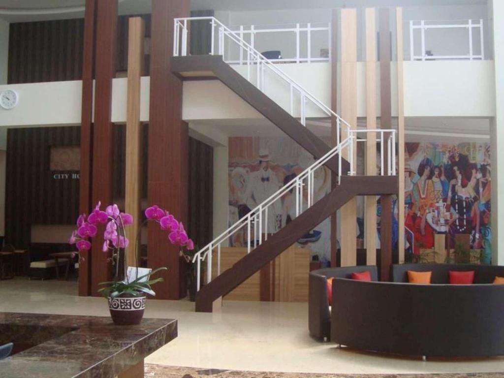 City Hotel Tasikmalaya Exterior foto